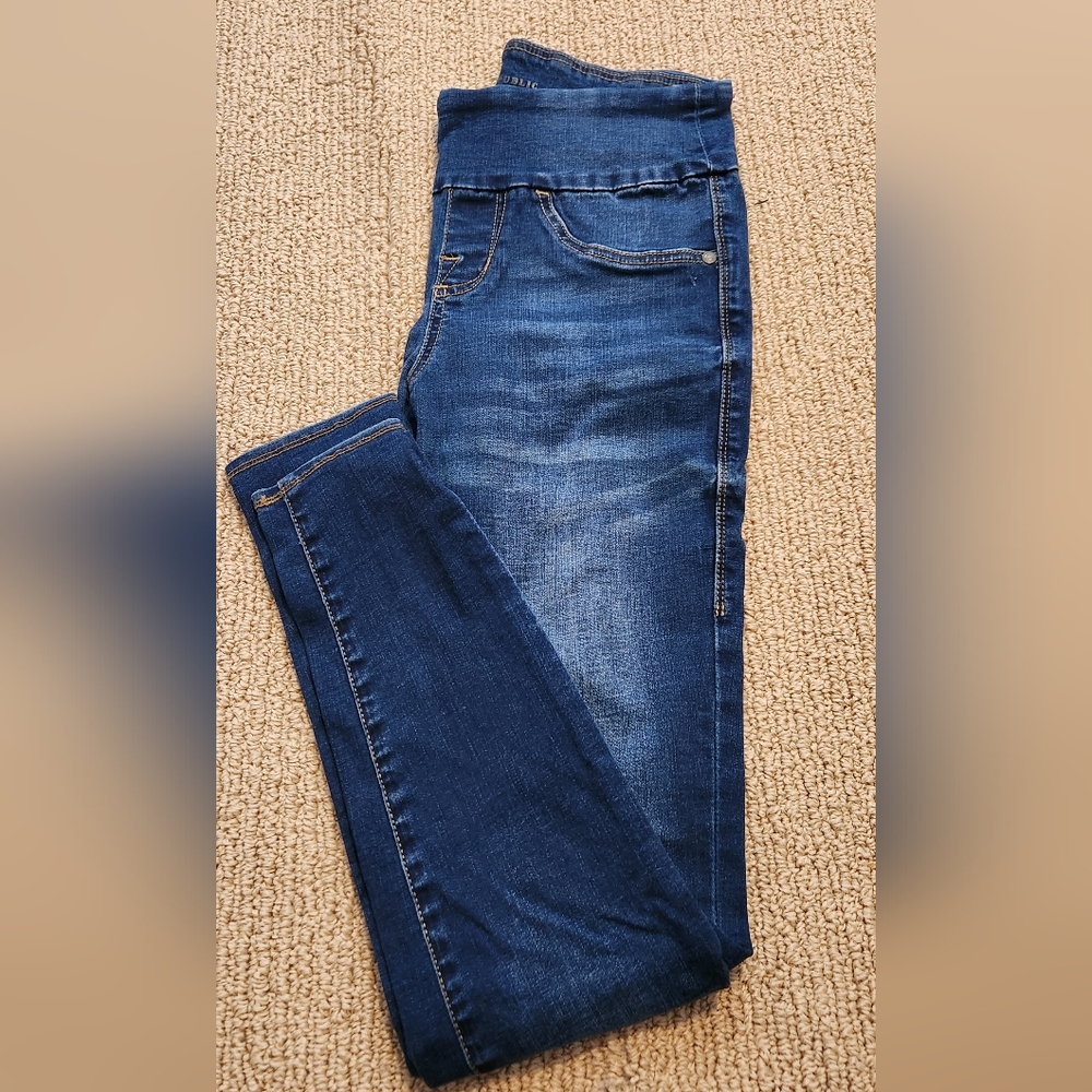 Rock and Republic Size 4 Pull On Denim Skinny Jeans